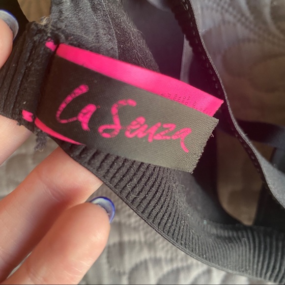 3/$25 Wire-free Strappy La Senza push up bra - Picture 3 of 4